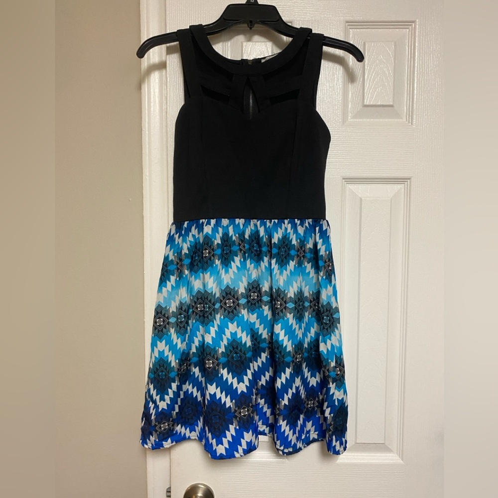 Sleeveless MIDI Dress